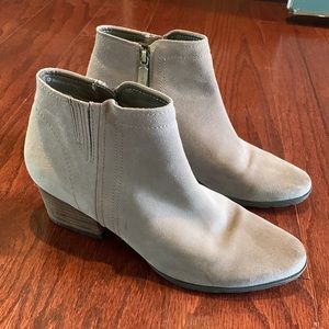 Blondo Valli Waterproof taupe ankle booties
